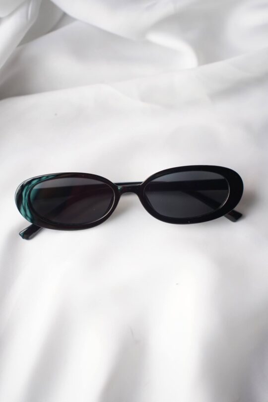 Glossy Black Oval Sunglasses